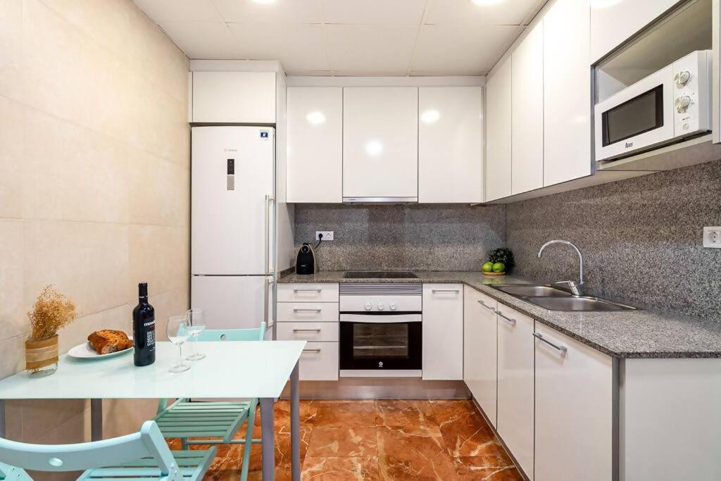 Park Guell Gaudi 2 Bedroom Apartment Барселона Екстер'єр фото